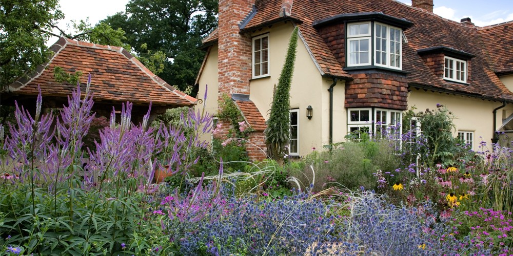 A country garden in Buckinghamshire 3