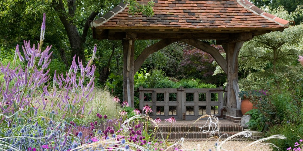 A country garden in Buckinghamshire 5